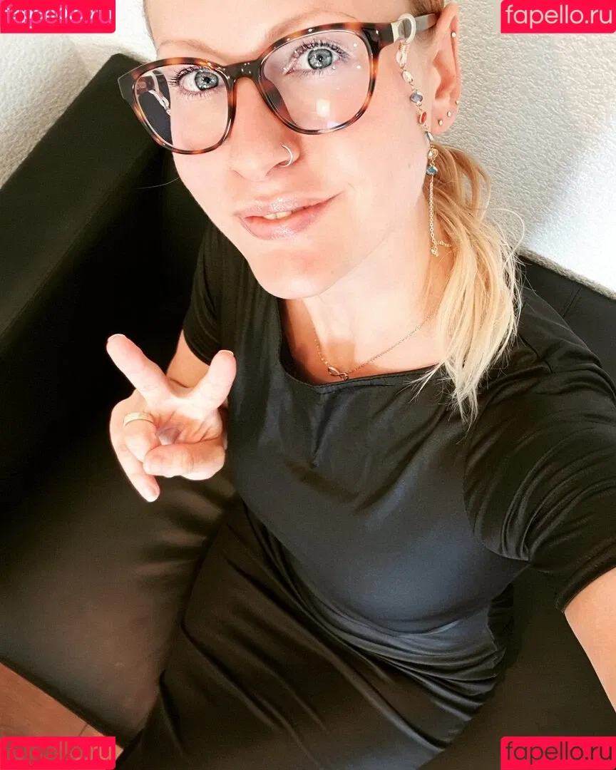 Blondehexe Onlyfans Photo Gallery 