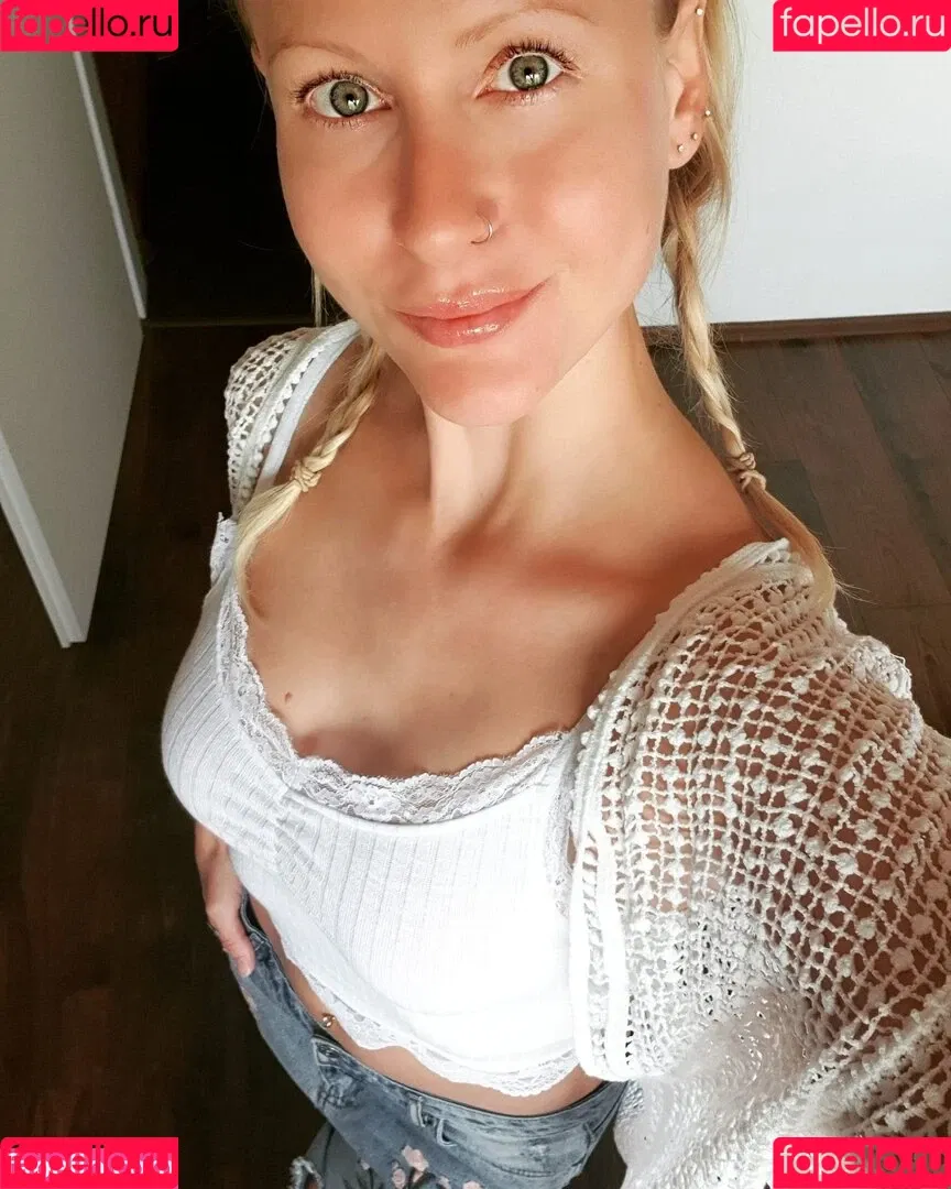 Blondehexe Onlyfans Photo Gallery 