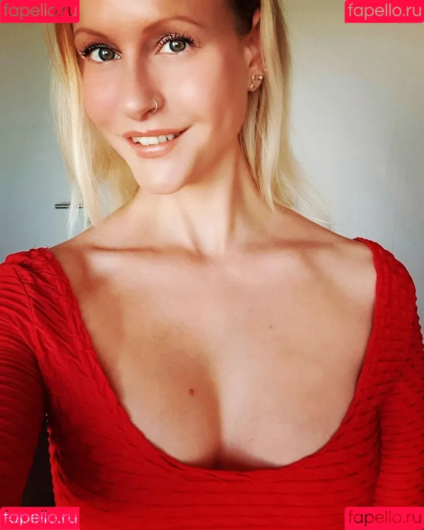 Blondehexe Onlyfans Photo Gallery 