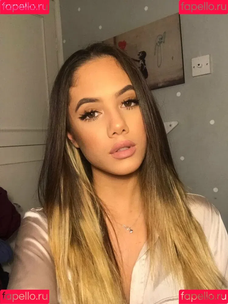 Saoirse Alicia Behzadi Onlyfans Photo Gallery 