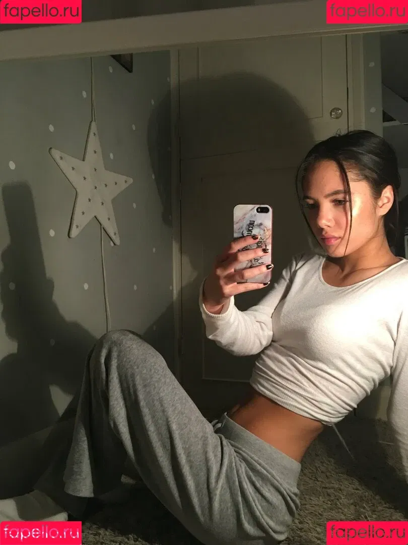 Saoirse Alicia Behzadi Onlyfans Photo Gallery 
