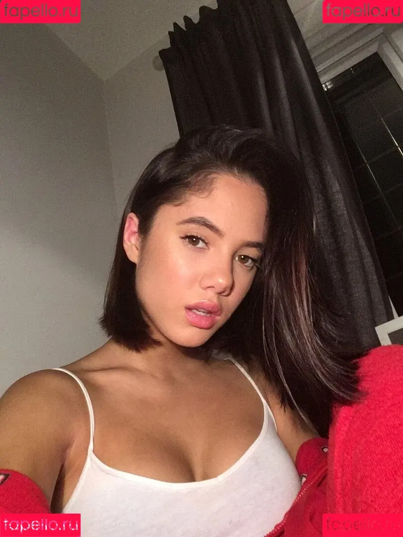 Saoirse Alicia Behzadi Onlyfans Photo Gallery 