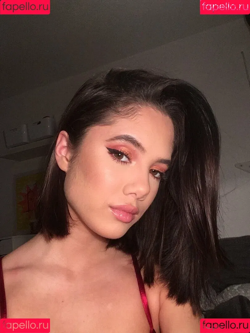 Saoirse Alicia Behzadi Onlyfans Photo Gallery 