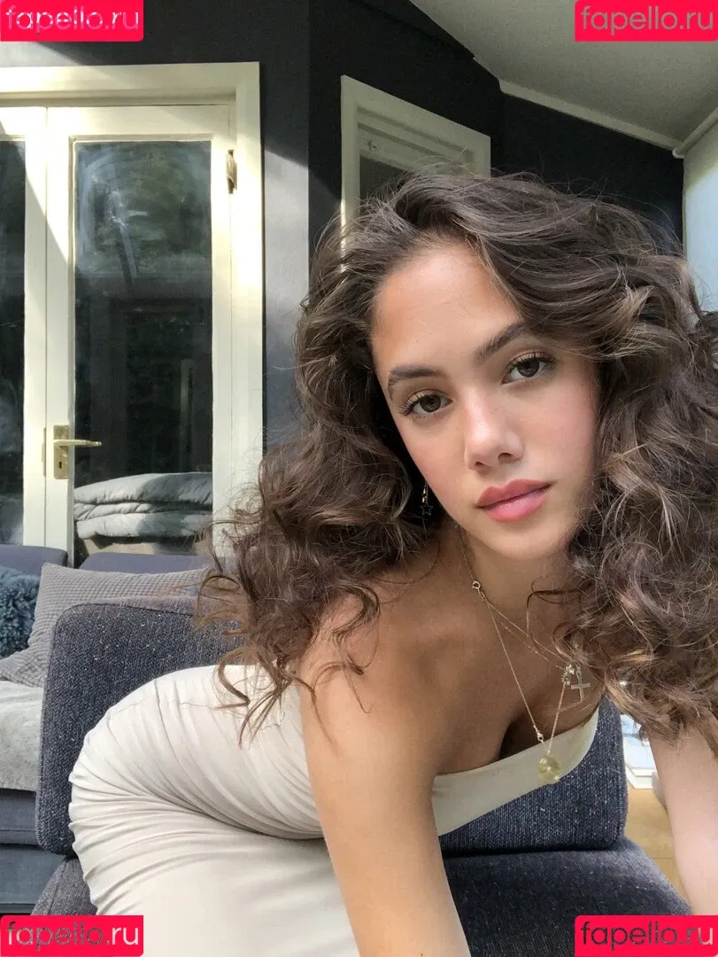 Saoirse Alicia Behzadi Onlyfans Photo Gallery 