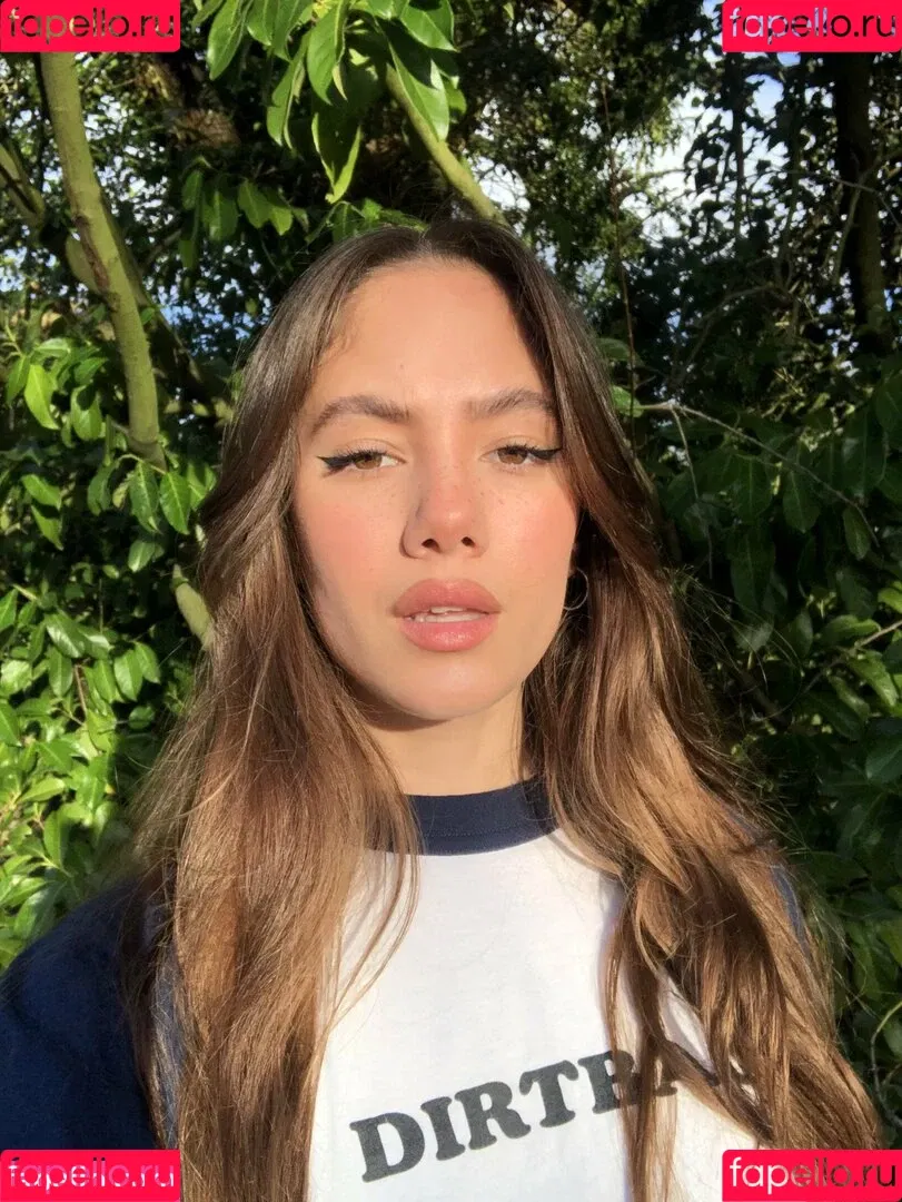 Saoirse Alicia Behzadi Onlyfans Photo Gallery 