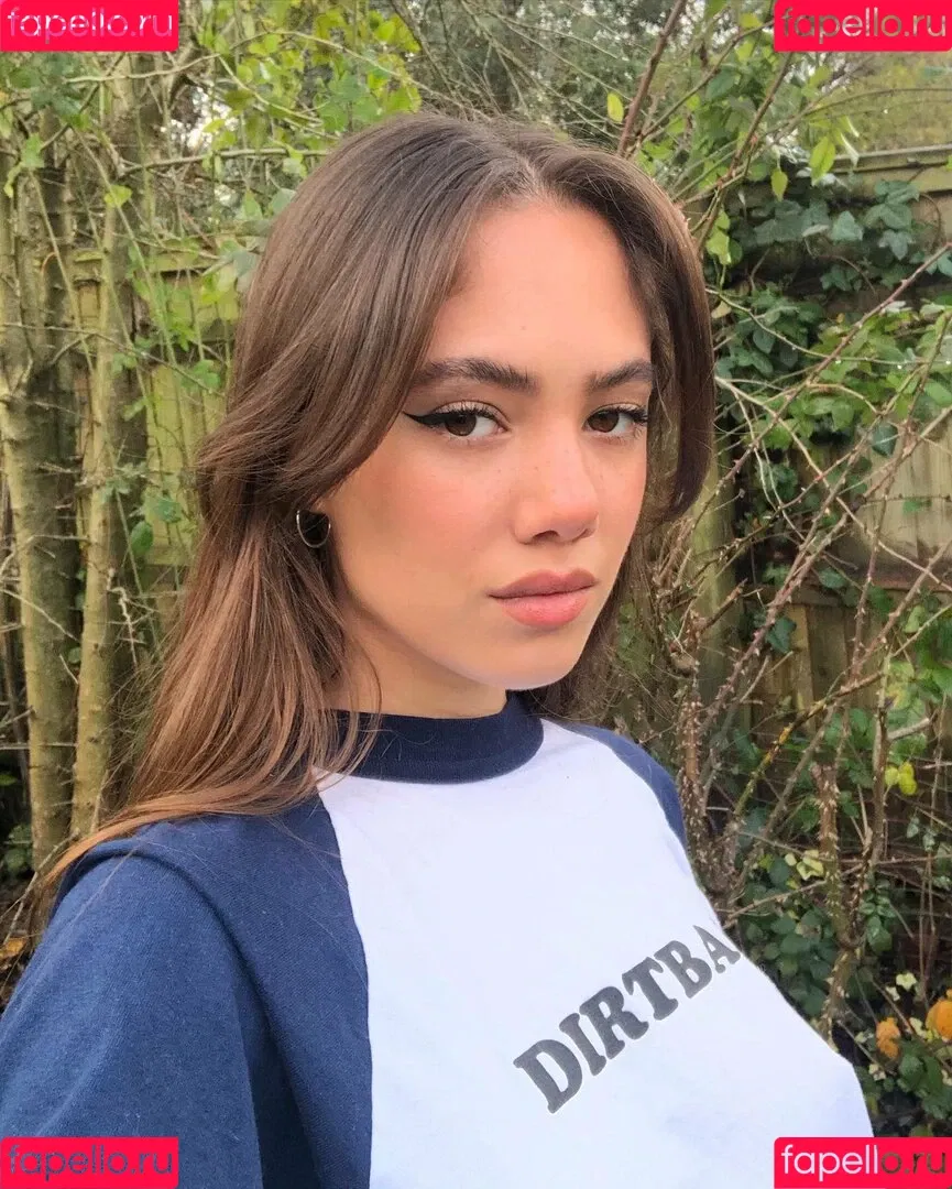 Saoirse Alicia Behzadi Onlyfans Photo Gallery 
