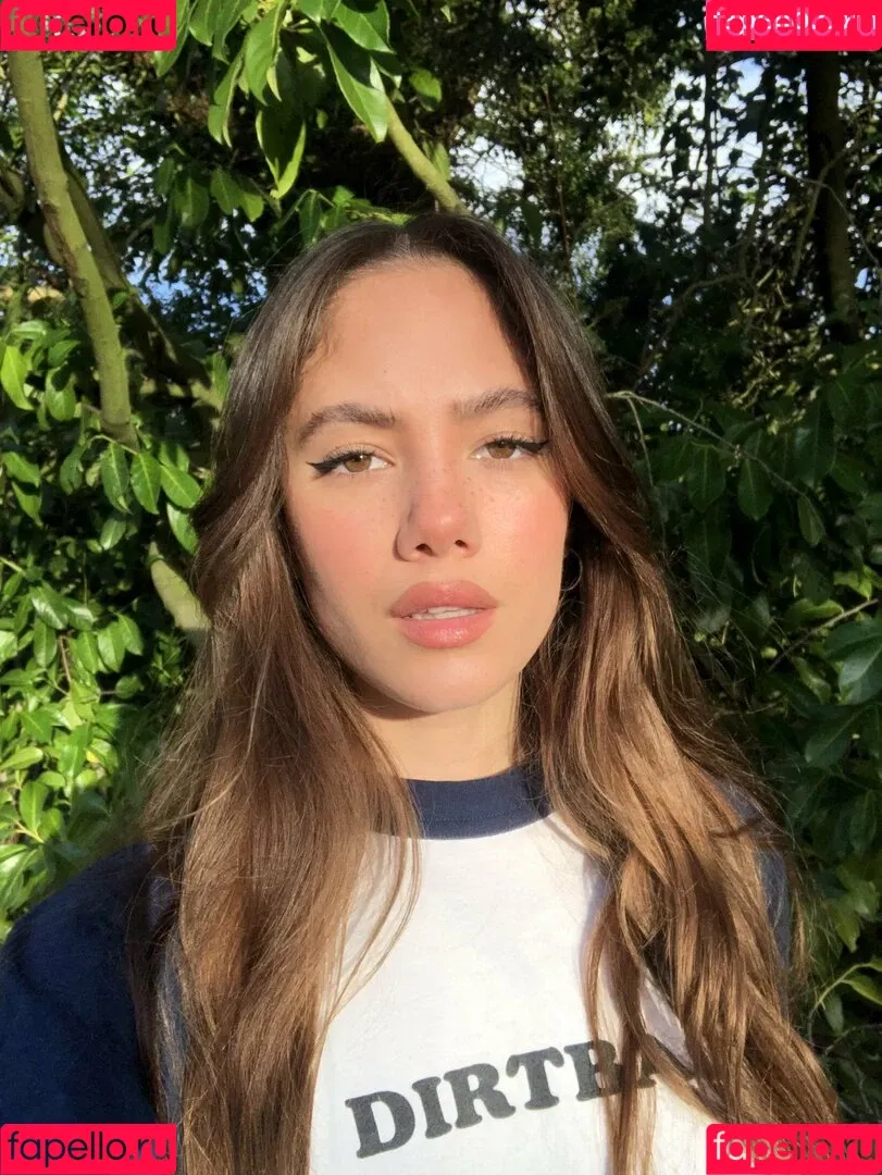 Saoirse Alicia Behzadi Onlyfans Photo Gallery 