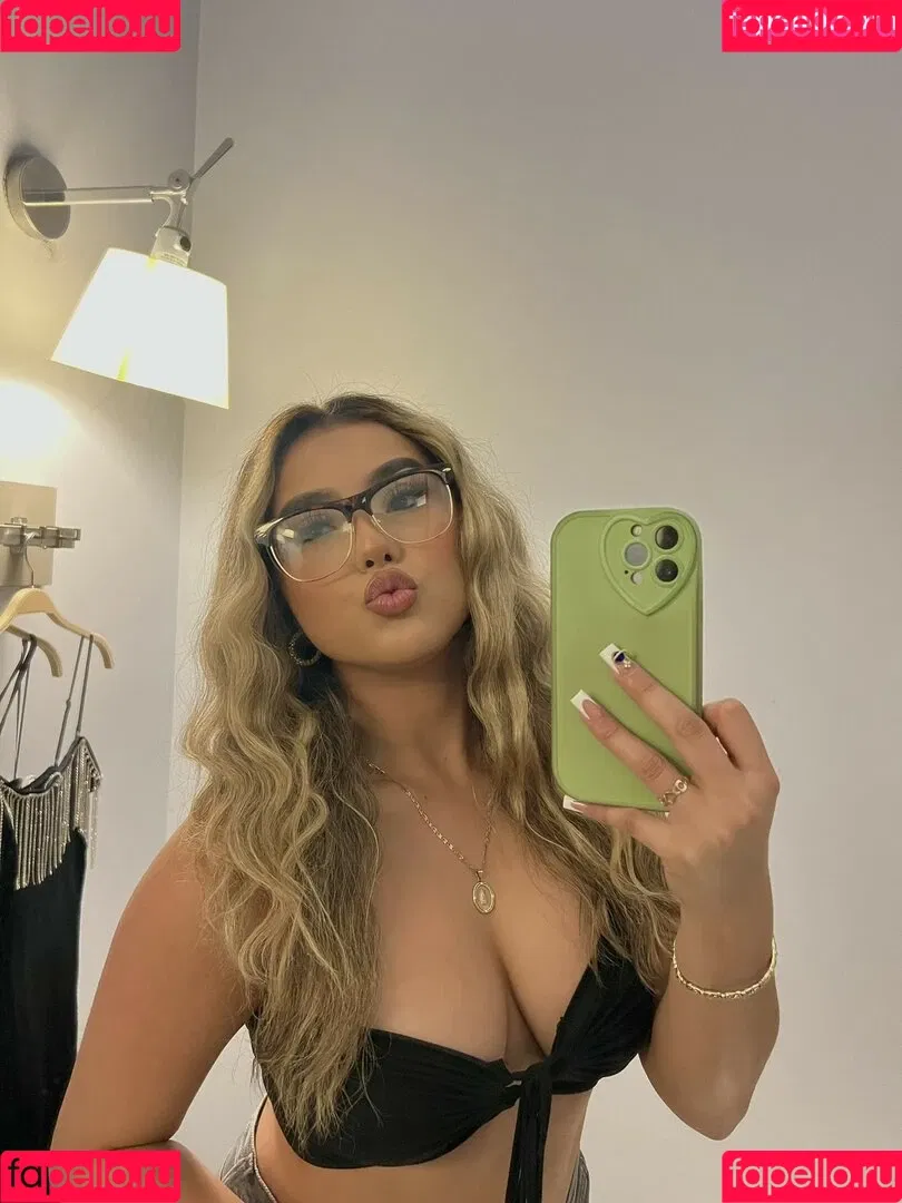 Gisselle Next Door Onlyfans Photo Gallery 