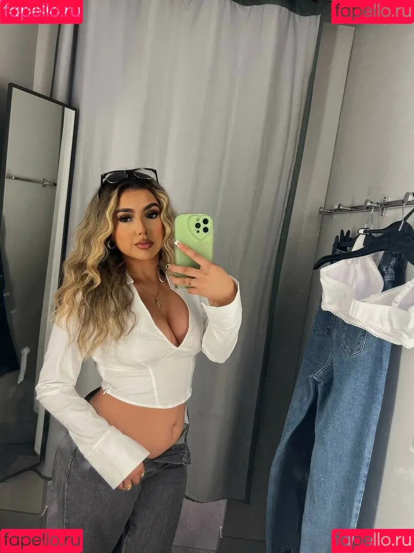 Gisselle Next Door Onlyfans Photo Gallery 