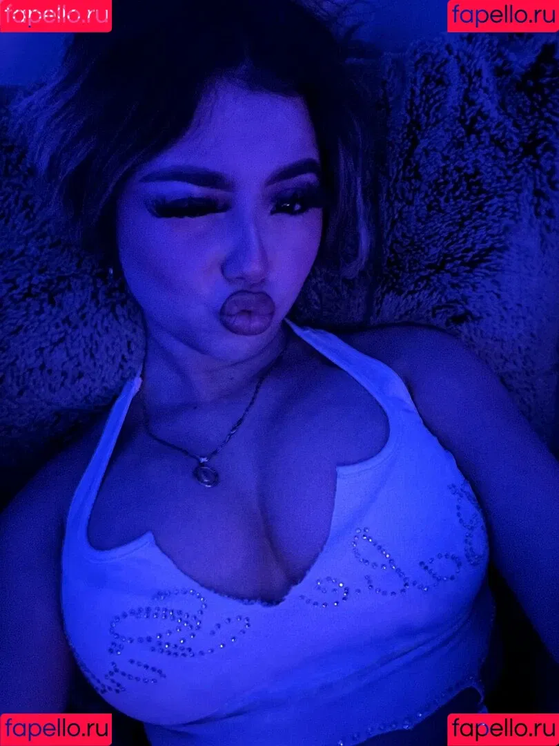 Gisselle Next Door Onlyfans Photo Gallery 