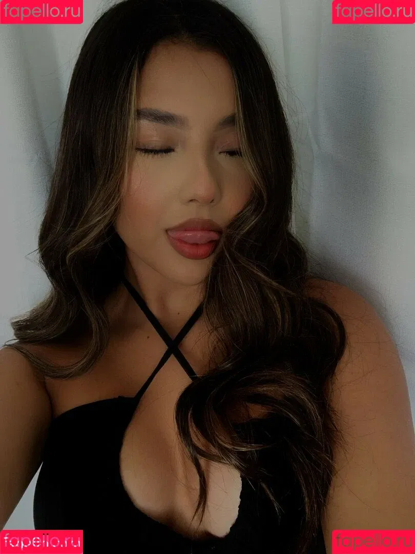 Gisselle Next Door Onlyfans Photo Gallery 