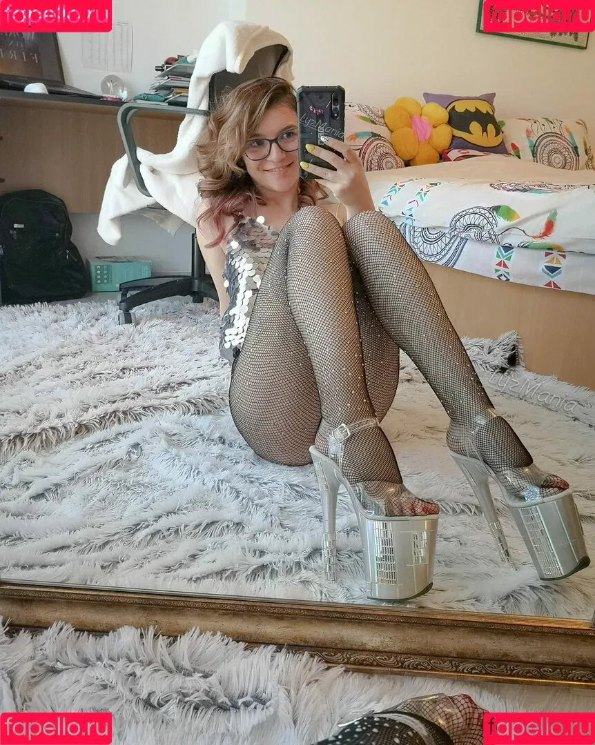 Lyzmania Onlyfans Photo Gallery 