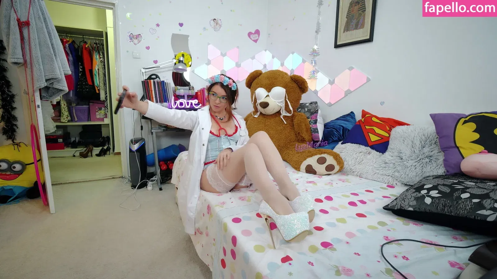 Lyzmania Onlyfans Photo Gallery 