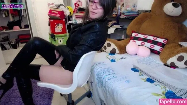 Lyzmania Onlyfans Photo Gallery 