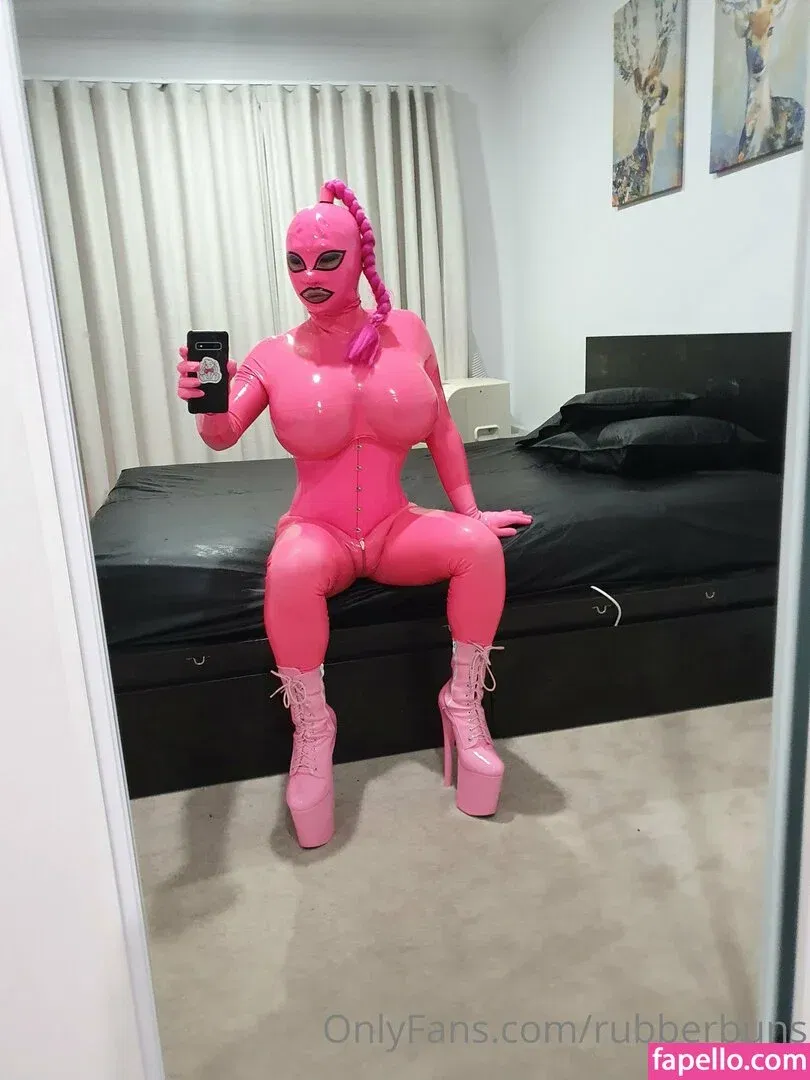 rubberbuns Onlyfans Photo Gallery 