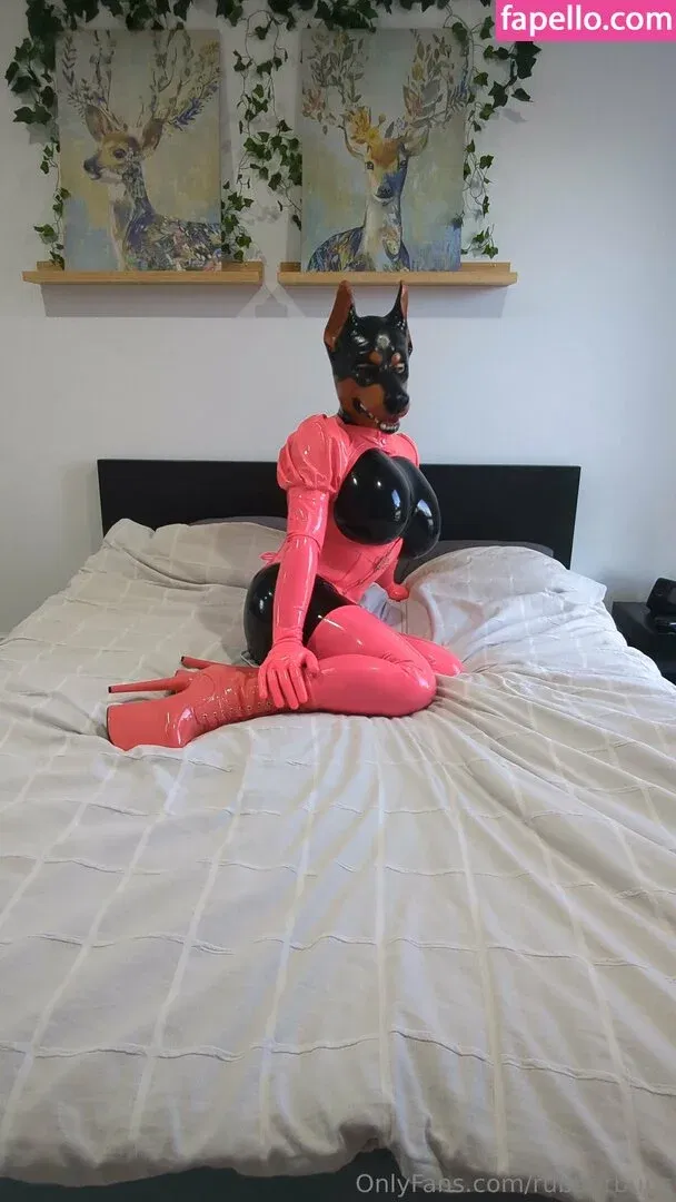 rubberbuns Onlyfans Photo Gallery 