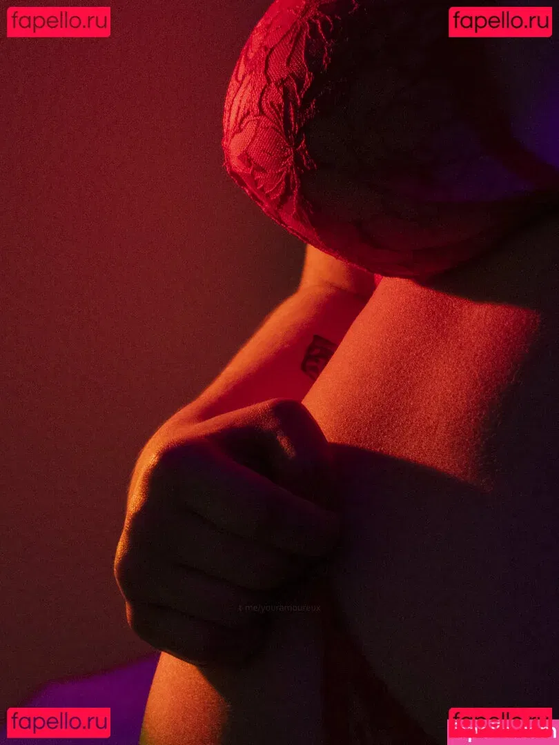 youramoureux Onlyfans Photo Gallery 