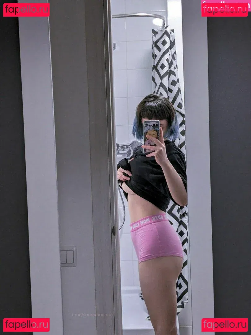 youramoureux Onlyfans Photo Gallery 