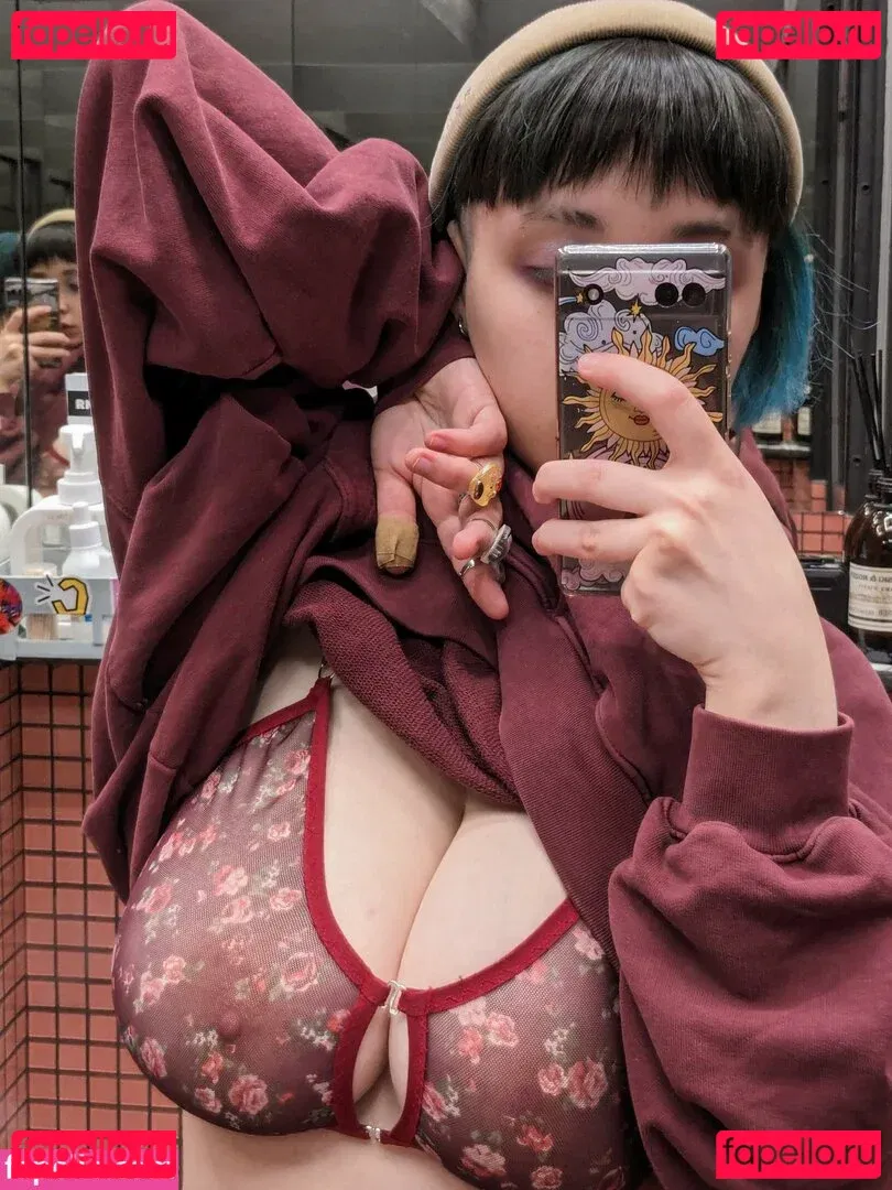 youramoureux Onlyfans Photo Gallery 