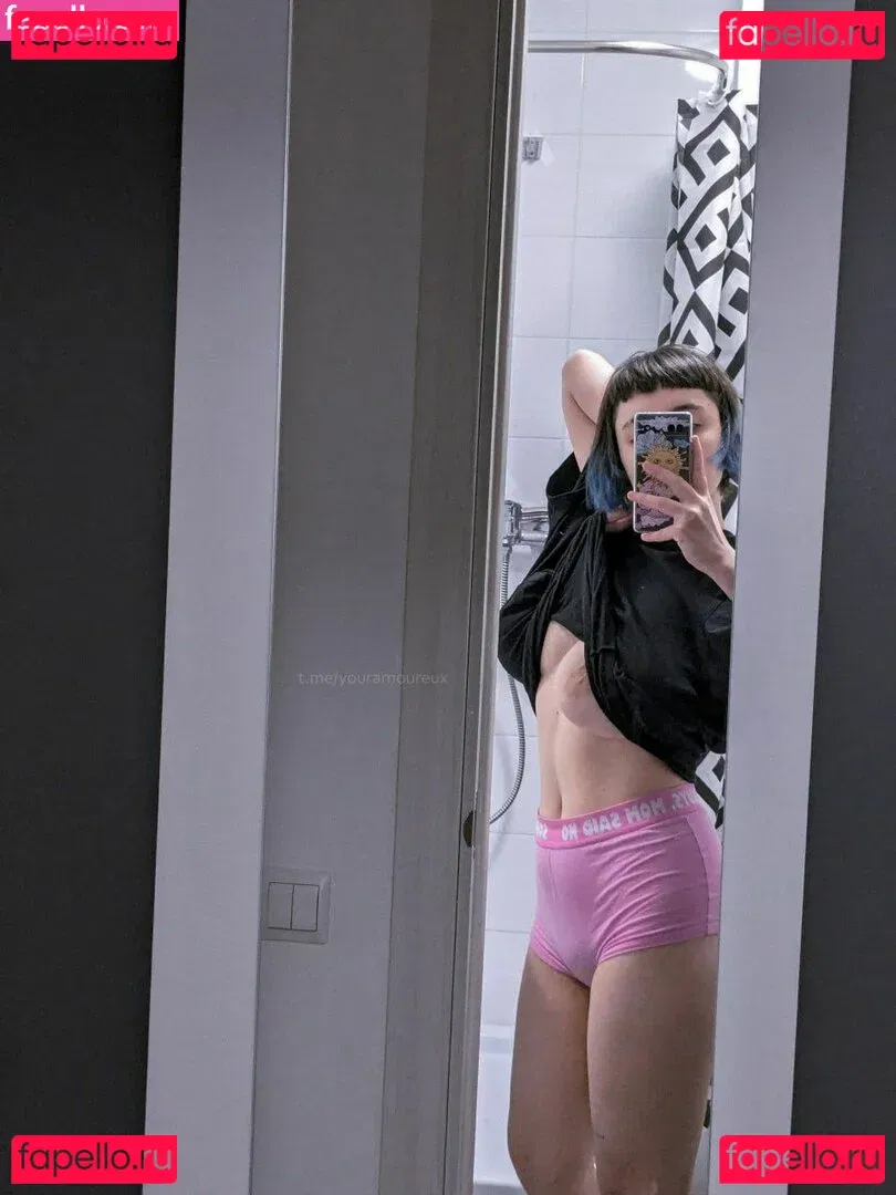 youramoureux Onlyfans Photo Gallery 