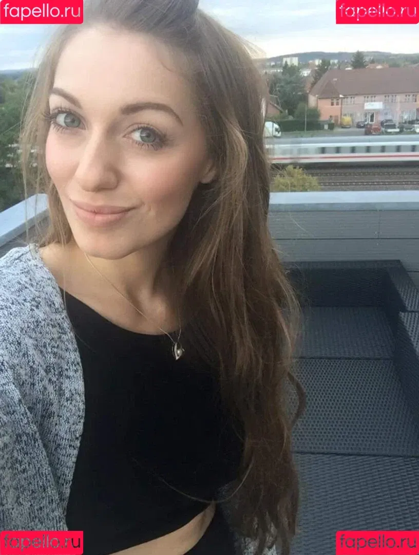 Lola Sparks Onlyfans Photo Gallery 
