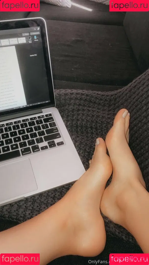 unigirlfeet Onlyfans Photo Gallery 