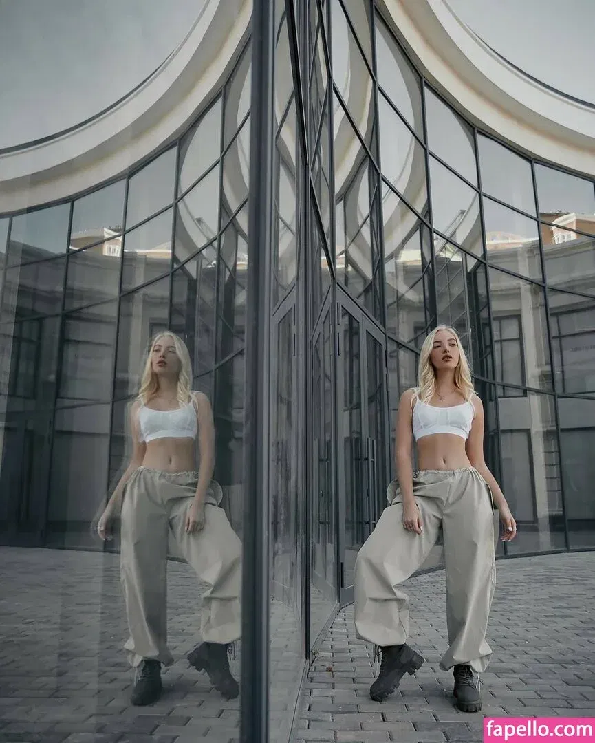 Emma White Onlyfans Photo Gallery 