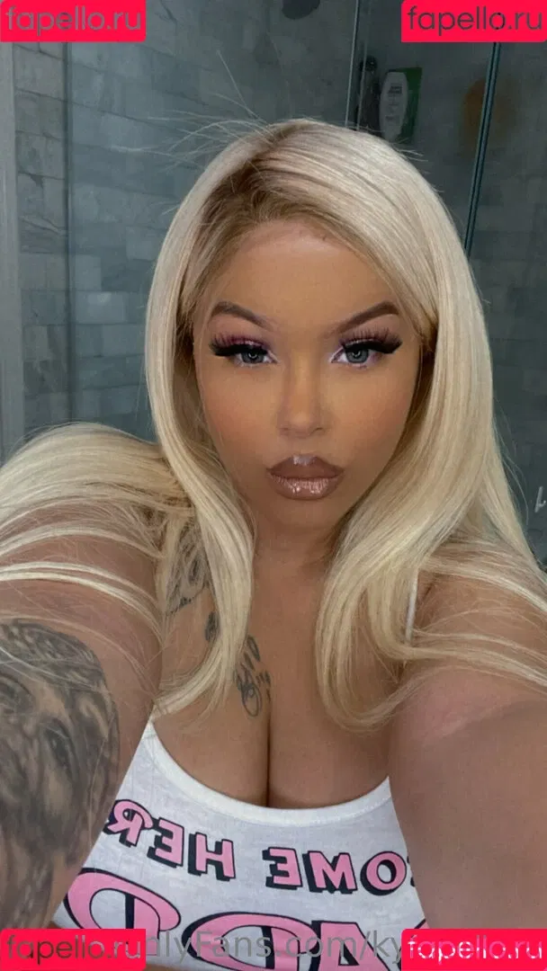 kyralaced Onlyfans Photo Gallery 