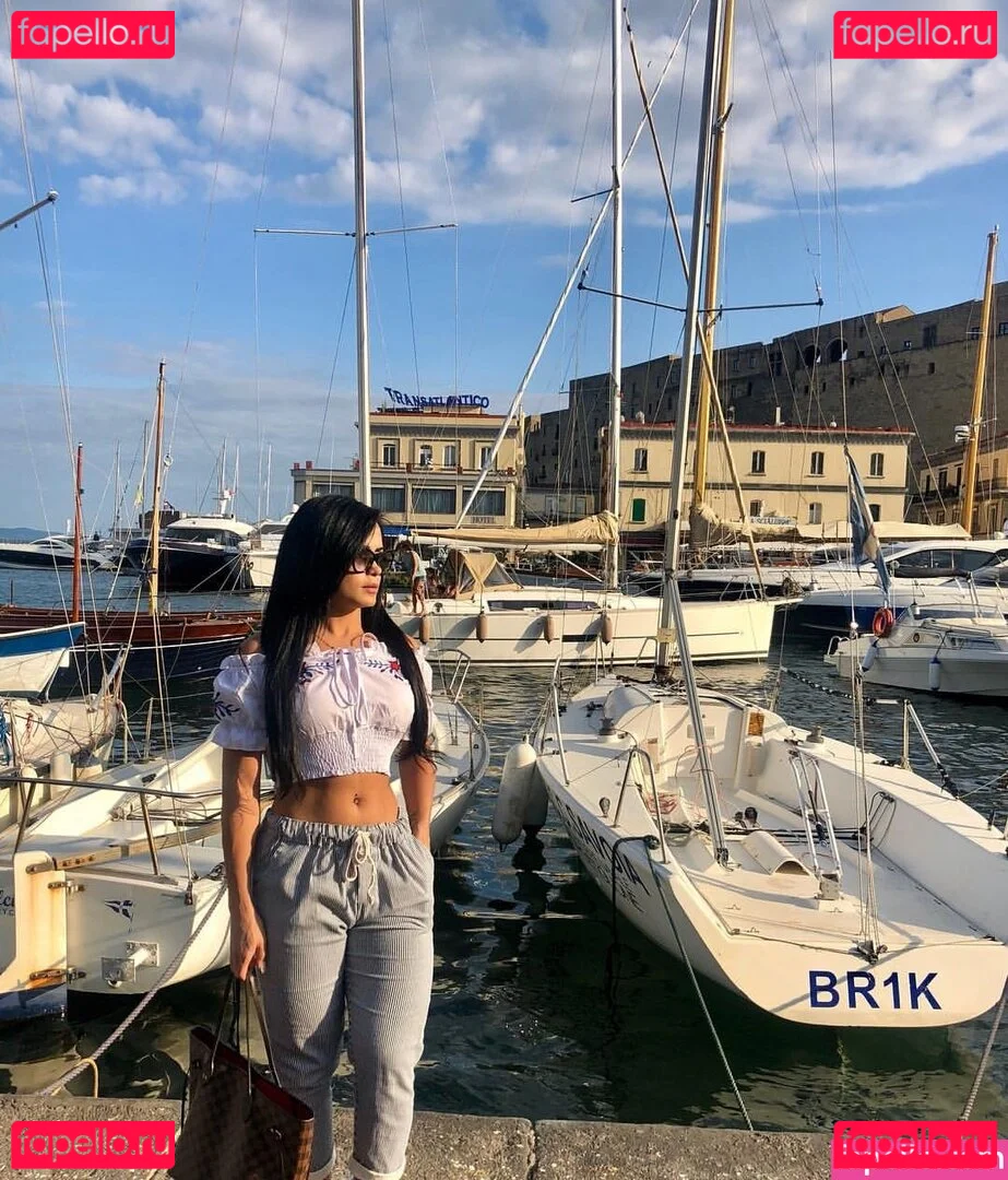 Bruna Butterfly Onlyfans Photo Gallery 