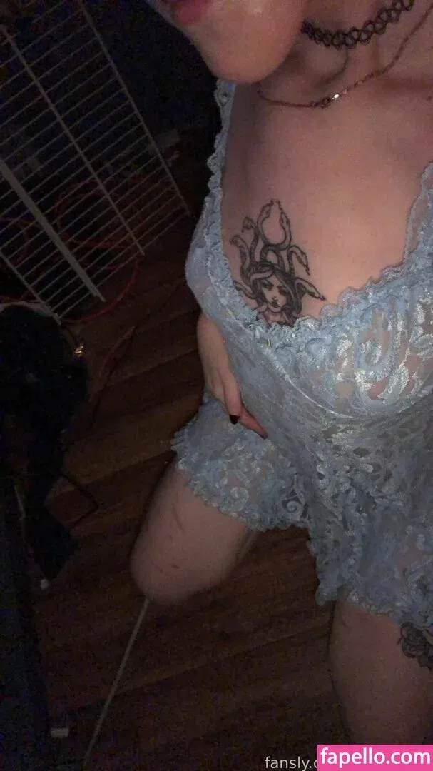 vapew0rm Onlyfans Photo Gallery 