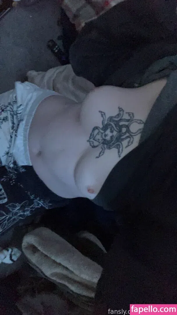 vapew0rm Onlyfans Photo Gallery 