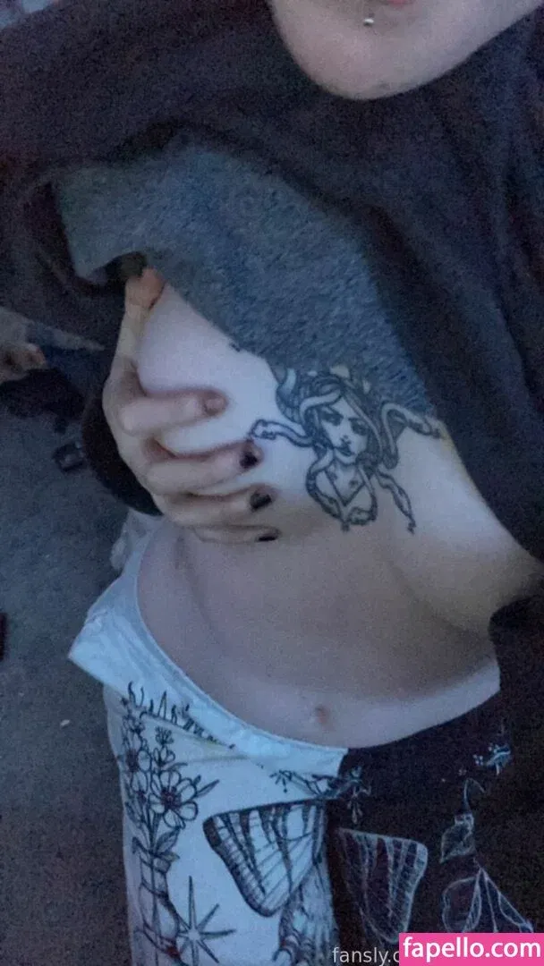 vapew0rm Onlyfans Photo Gallery 