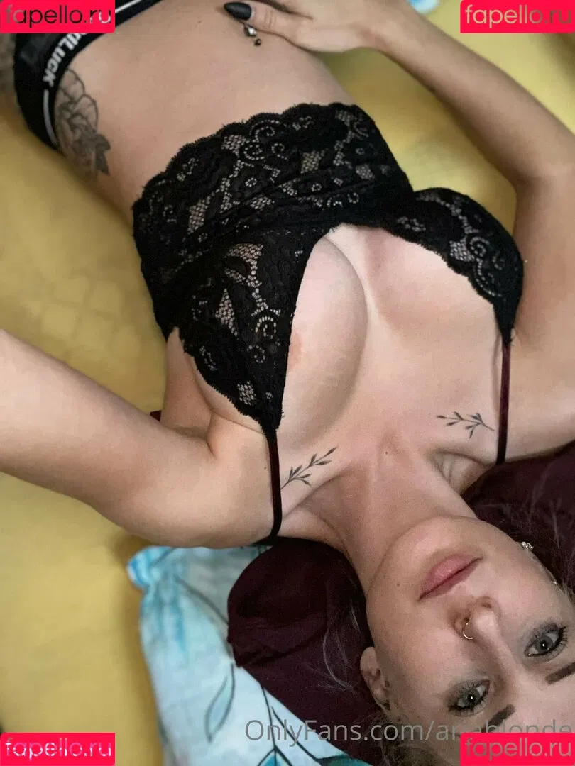 ariablonde Onlyfans Photo Gallery 