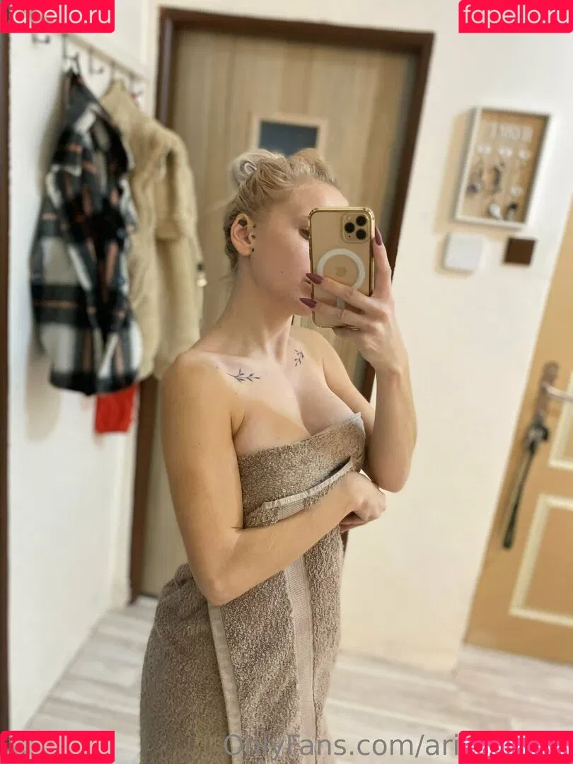 ariablonde Onlyfans Photo Gallery 