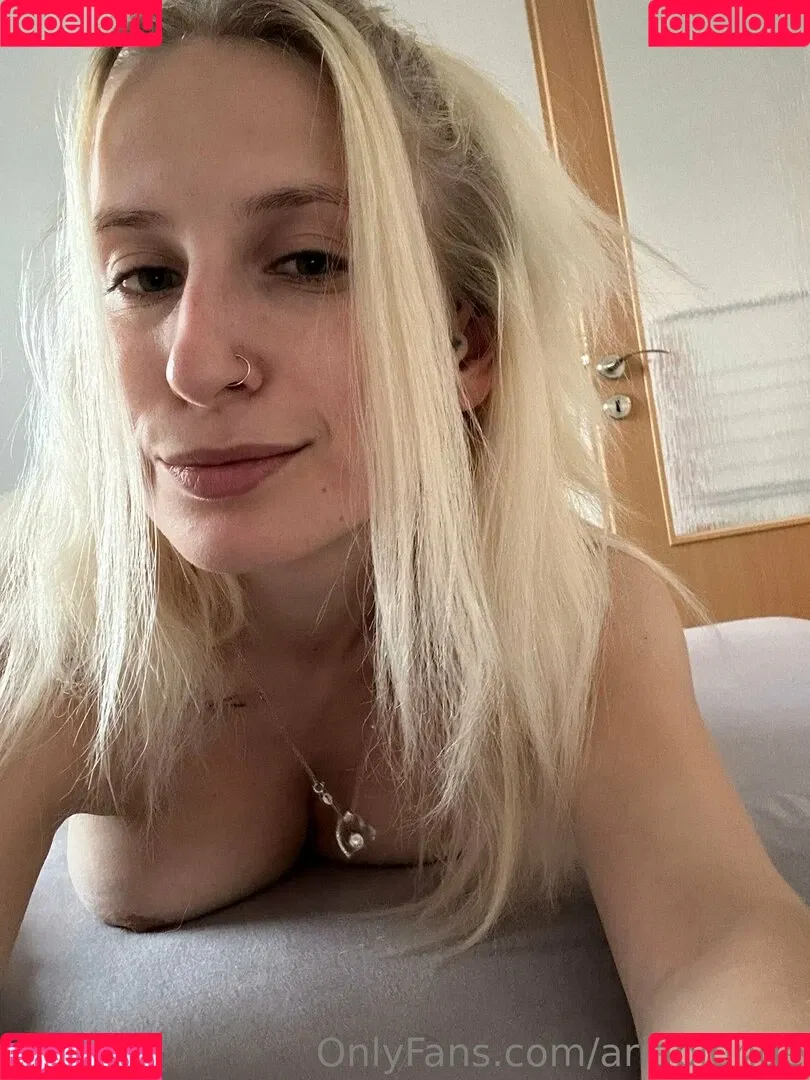 ariablonde Onlyfans Photo Gallery 