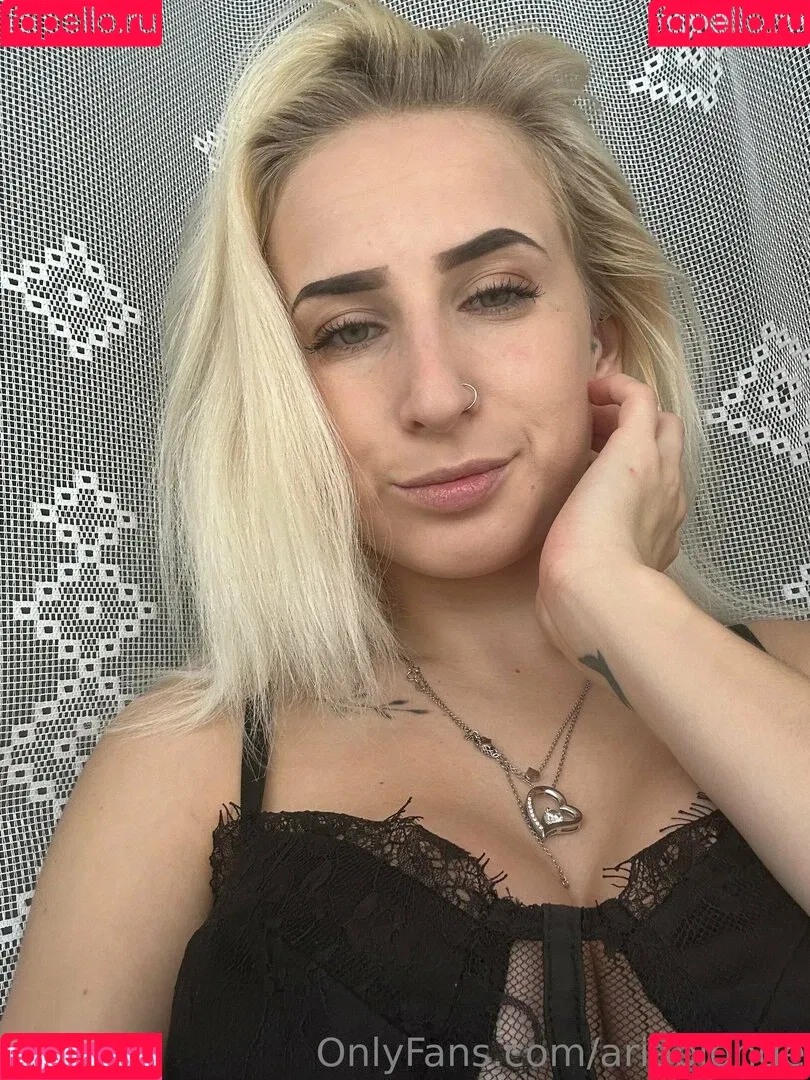 ariablonde Onlyfans Photo Gallery 