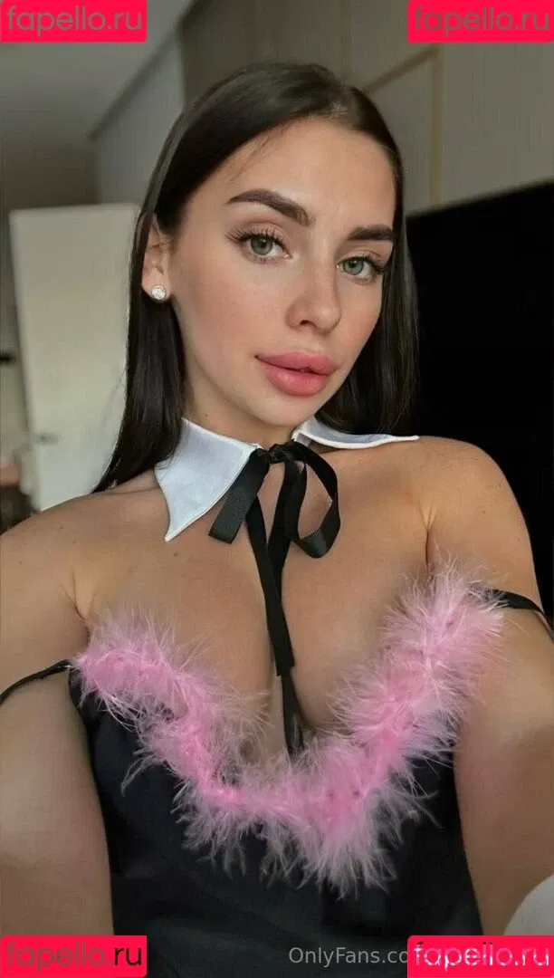 ariablonde Onlyfans Photo Gallery 