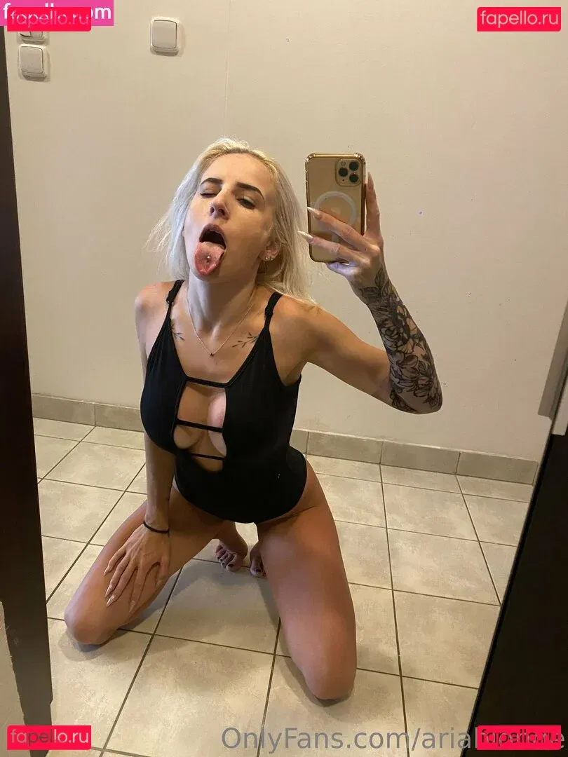 ariablonde Onlyfans Photo Gallery 