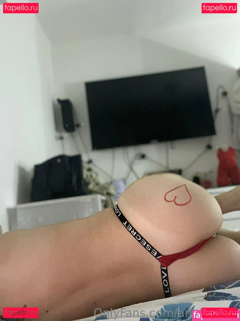 ariablonde Onlyfans Photo Gallery 