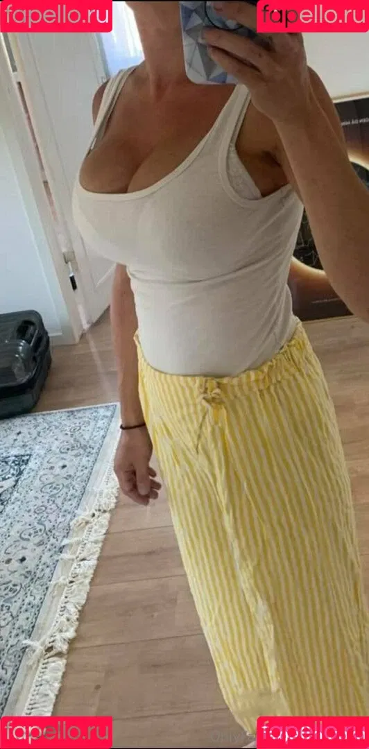 swenora Onlyfans Photo Gallery 