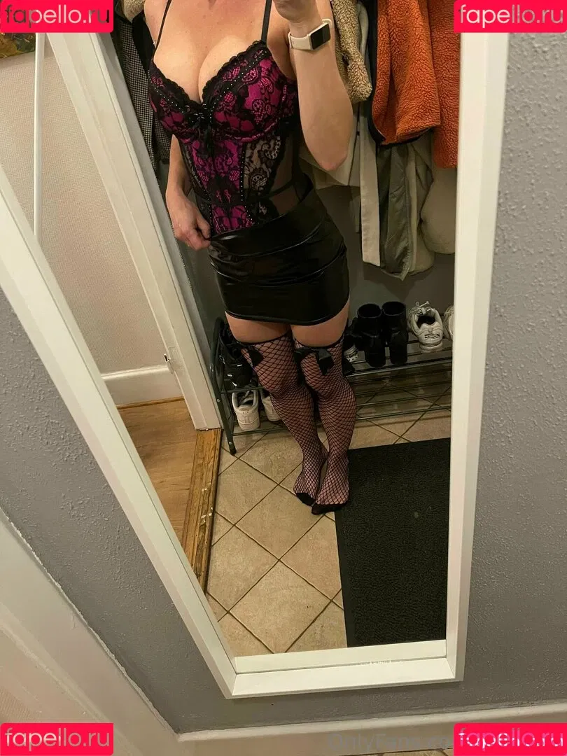 swenora Onlyfans Photo Gallery 