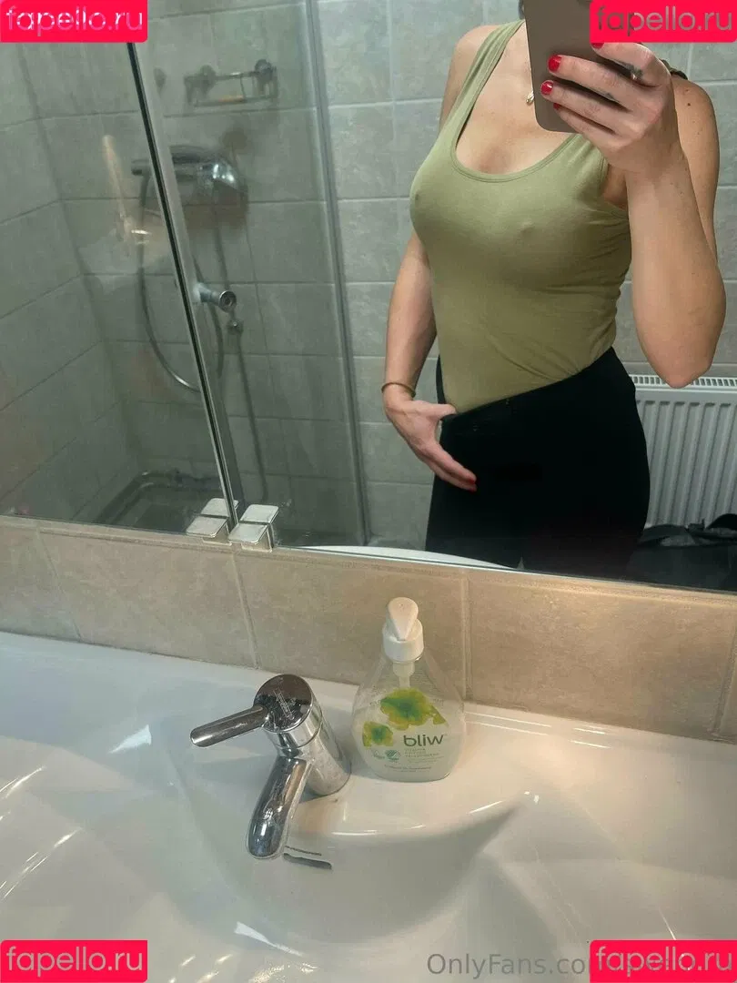 swenora Onlyfans Photo Gallery 