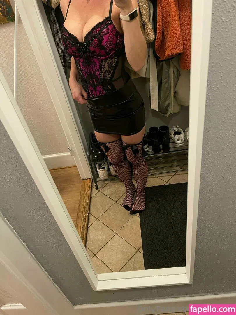 swenora Onlyfans Photo Gallery 