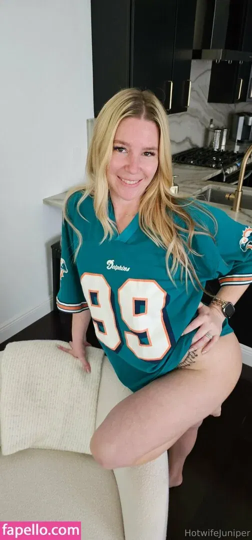 Hotwifejuniper Onlyfans Photo Gallery 