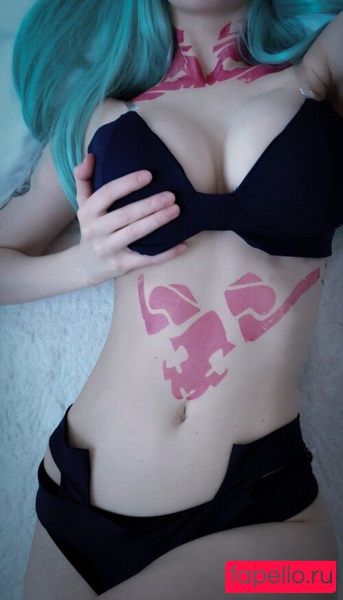 Yakisa Onlyfans Photo Gallery 