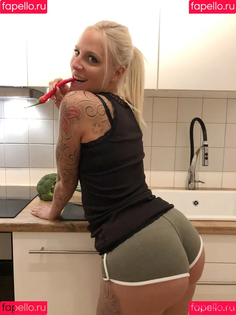 Lara Cumkitten Onlyfans Photo Gallery 