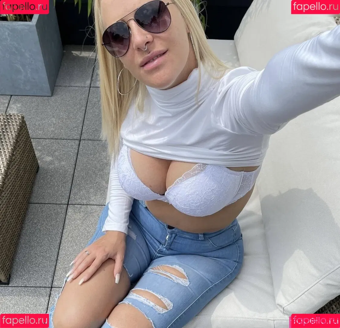 Lara Cumkitten Onlyfans Photo Gallery 