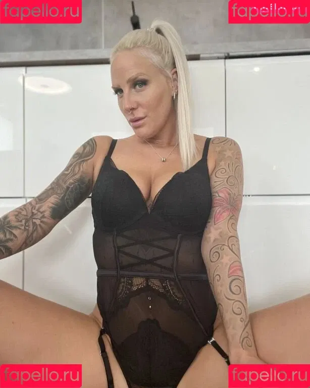 Lara Cumkitten Onlyfans Photo Gallery 