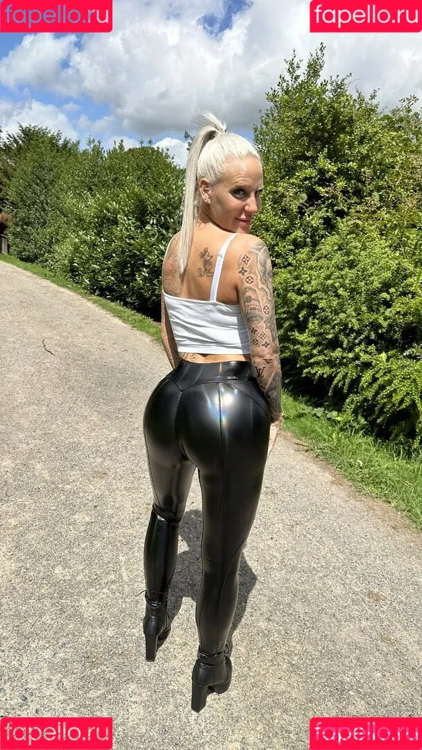 Lara Cumkitten Onlyfans Photo Gallery 