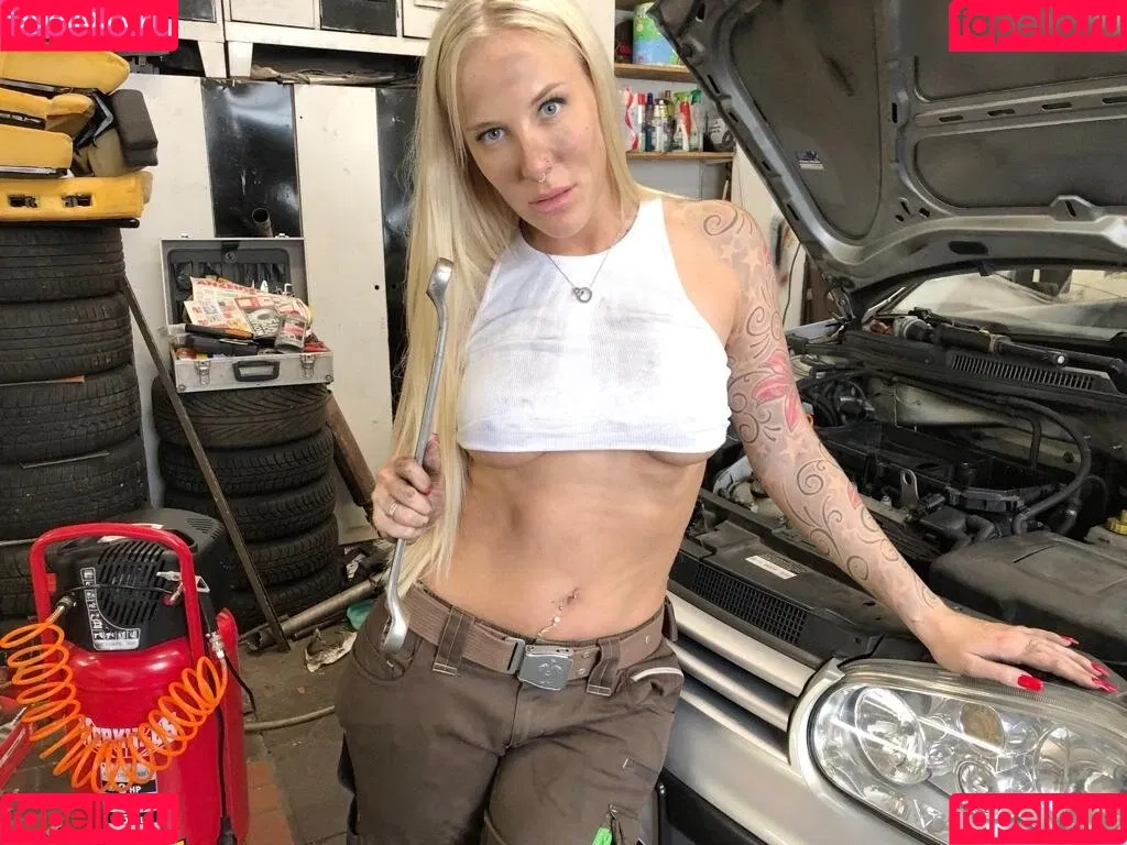 Lara Cumkitten Onlyfans Photo Gallery 